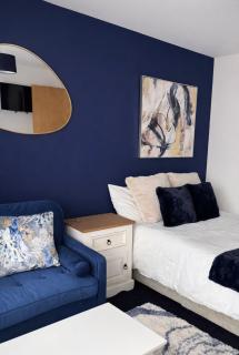 Hotel Style Room within Reading - 5