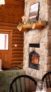 NEW! Beautiful Log Chalet | Hot Tub & Pool Table - 7