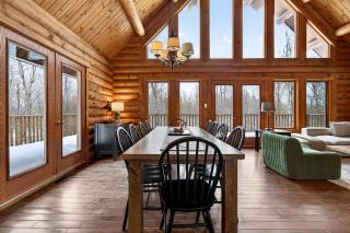 NEW! Beautiful Log Chalet | Hot Tub & Pool Table - 1
