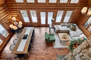 NEW! Beautiful Log Chalet | Hot Tub & Pool Table - 4
