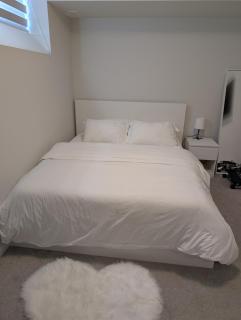 Modern Private Suite - Quiet & Central Winnipeg - 5