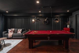 NEW! Luxury Timber Chalet - Hot Tub & Game Room - 4