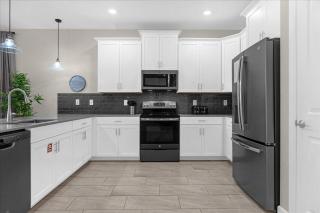 9 BD 5 BA Storey Lake 2877 SC - 1