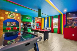 9 Bedrooms 5 Bathrooms Storey Lake 2885 SC - 2