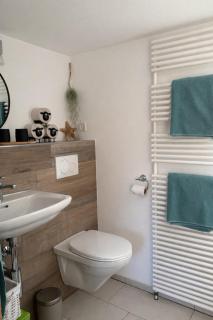 Cozy Studio with a Home Cinema, Bathtub and Free Parking - 3