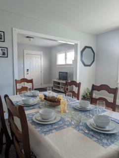 Modern Cozy, Free Parking, Near Downtown - 8