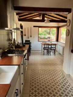 Spacious house with garden and private parking - 2