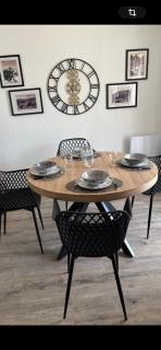 Bel appartement T2 refait à neuf avec piscine couverte de juin à fin septembre, près des stations de ski avec navette et draps et serviettes compris - Bielle - 2