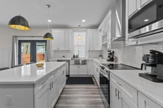 New 4BR Near Lucas Oil Stadium & Convention Center - 9