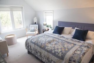 Gypsy by the Lake Bed and Breakfast - 0