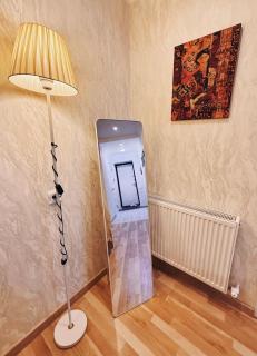 Modern East 3 Room Designer Flat - 8