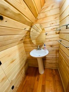 Mountain Chalet - Hot Tub - Centrally Located - RRG - 1