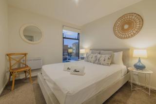 2BR in Salisbury with Garden Retreat - 7