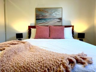 Cannon Hill 2BR Retreat with Patio & Parking - 4