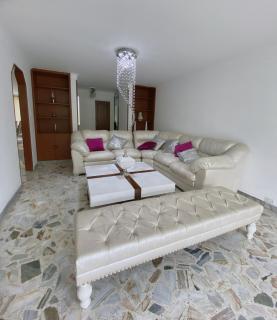 Spacious and Cozy Apartment - 0