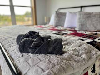 Spruce Arch - King Bed Fireplace Pets Welcome - 7