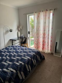 Quite and Cozy Room - 2