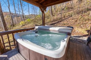 Mountain Spirit - Hot Tub - WiFi - RRG - Fire Pit - Located just 10 Min From Slade - 7