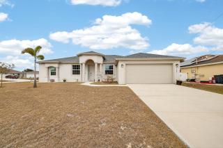 Luxury 4BR Retreat with Patio, Grill and Workspace - 0