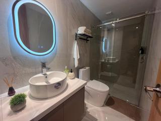 Alojamiento de Lujo con Jacuzzi y Jardín Privado - 3