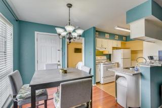 2 Mi to Hospitals! Houston Condo with Pool Access - 3