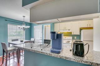 2 Mi to Hospitals! Houston Condo with Pool Access - 1