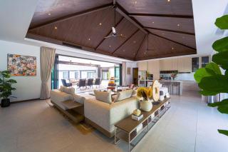 Luxury 5BR Villa - 14m Pool -Daily Maid (ZV5) - 5