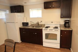 Cozy 2BR,1Bath & a kitchen near DC - 0