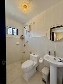 Tahanan by Isla x Modern 2BR House with Parking near Airport - 3