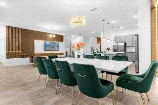 10 Bedrooms 9 Bathrooms Paradiso Grande 6098HS - 6