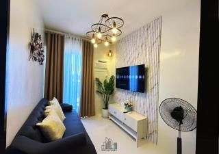 2BR Palawan Staycation with Balcony, Free Pool, Gym & Parking near City Center - B2 5KunziteB - 0