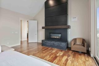 Easy East Village Ski Access - Hot Tub - 5BR - 4