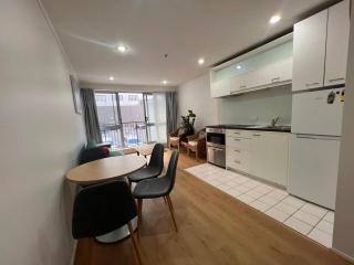 My nest in auckland city central 2 bedrooms big living room gym balcony,swiming pool - 3