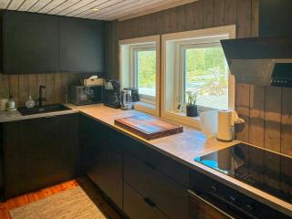 Renovated Cabin With High Ceiling And Nature View - 5