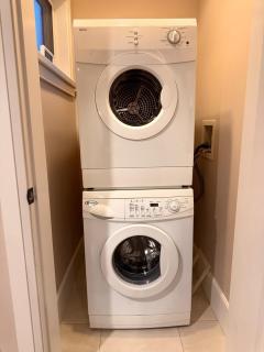 Spacious suite steps from greenway - 1