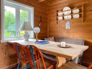 Family Cabin Close To The Water Near Mjøsvågen - 4