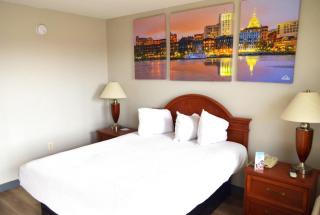 Days Inn by Wyndham Trumann AR - 3