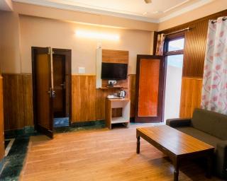 Varuni Gd Hotel Mcleodganj - 9