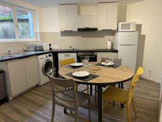 Ensemble Privatif - T3 et T4 - 190m2 - 10 pers - Cour et Parking - Hypercentre - 1