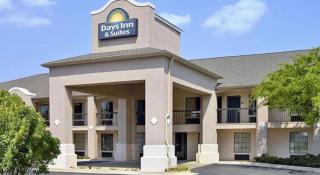 Days Inn & Suites by Wyndham Fort Valley - 4