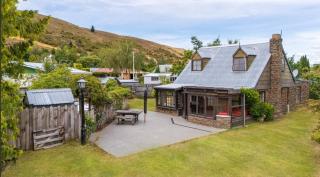 Stone Cottage in Clyde - Sleeps 6 - 6