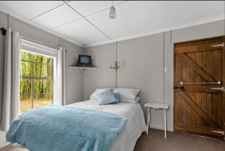 Stone Cottage in Clyde - Sleeps 6 - 5