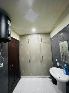 1 bedroom apartment for daily weekly rental Bahria Town Lahore 1 BHK 1 bed - 2