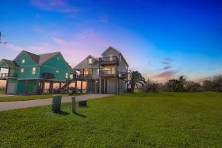 Serene Coastal Escape with Gulf Views home - 4