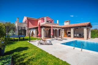 Sun-kissed Villa in Rebići - 3