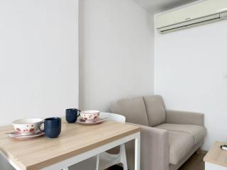 Easy Access Studio Near BTS - 8