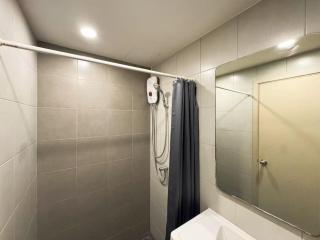 Easy Access Studio Near BTS - 6