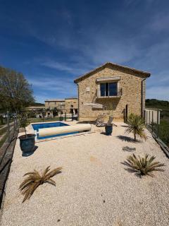 Villa de charme avec piscine au milieu des vignes - 0