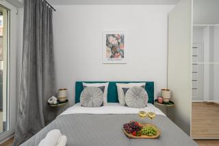Lumina I 2BR Apartment with Patio I Parking I near ZOO - 1