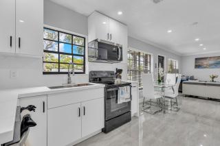 Cozy 4BR Family Retreat Near Beaches & Malls - 9